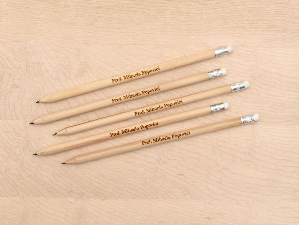 Set creioane clasice din lemn...
