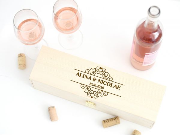 Cutie vin personalizata cu nume si data