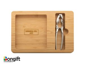 Spargator nuci cu tavita...