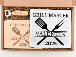 Set cadou personalizat "Grill master". Cadou gratar personalizat: sort, tocator lemn, desfacator