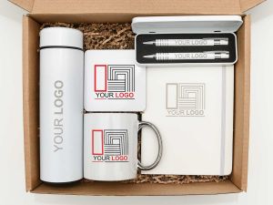 Set Cadou Corporate Personalizat Model 10 – Termos, Cană, Set de Scris, Carnet și Suport