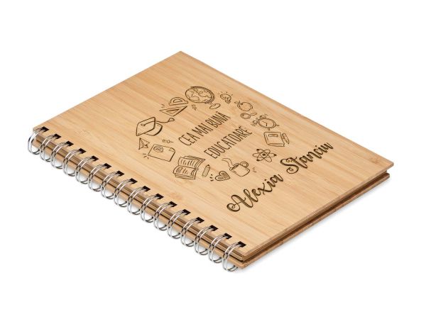 Carnetel A5 din bambus personalizat, "Cea mai buna educatoare"