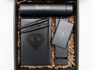 Set cadou deluxe personalizat "Black Diamond", termos, set pix roller, powerbank, carnetel A5