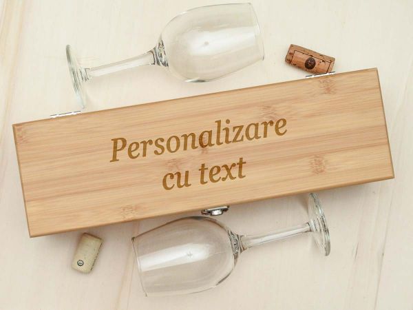 Cutie vin din bambus cu accesorii, personalizata cu textul tau