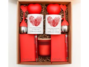 Set cadou cuplu, personalizat cu nume, "Love touch"