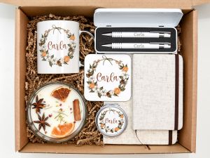 Set cadou personalizat "Cotton&Orange": cana, lumanare, carnetele, set de scris, oglinda, coaster