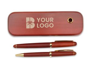Set pix si stilou lemn, decor auriu, personalizat cu logo
