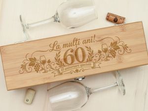 Cutie vin din bambus cu accesorii, cadou aniversare, model 4